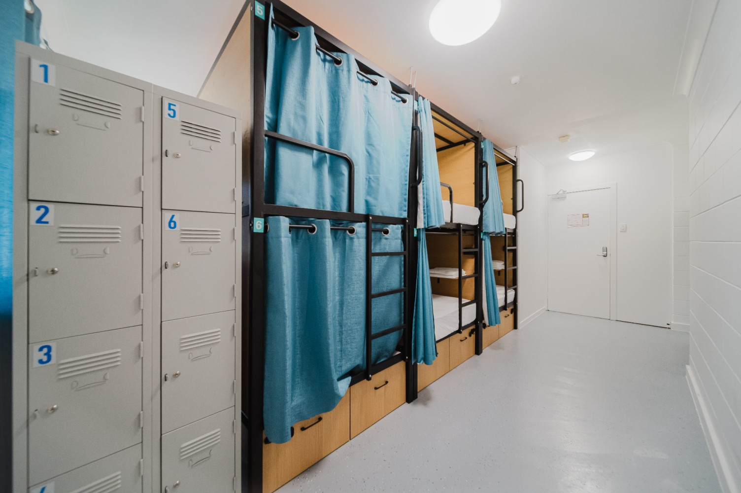 Seaside Lodge room