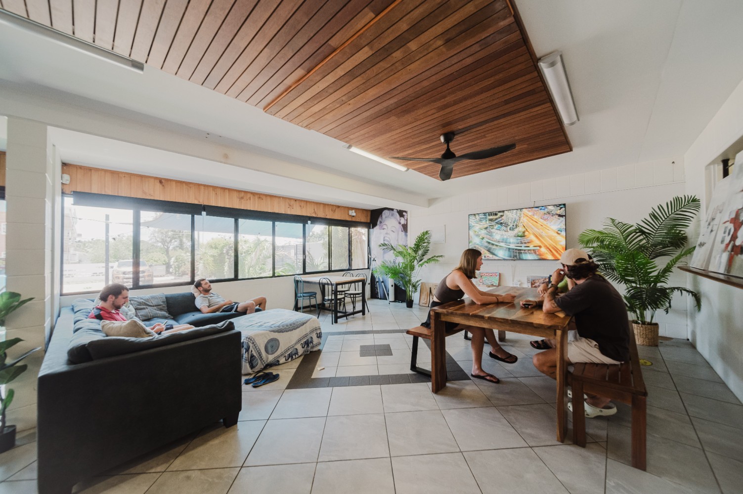 Seaside Lodge room